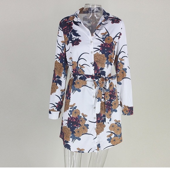 🎉 Host Pick🎉 NEW! Silk Floral Dress - Picture 3 of 8